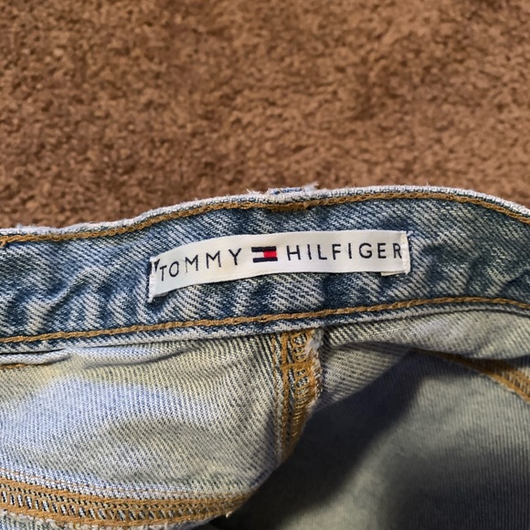 Tommy Hilfiger size 6 light wash jean - Picture 5 of 5